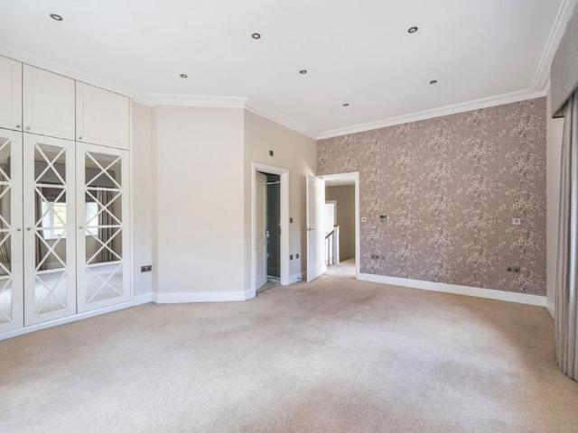 House for rent in The Close, Winchester