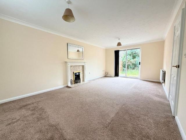 House for rent in Stone with Bishopstone and Hartwell, Stone