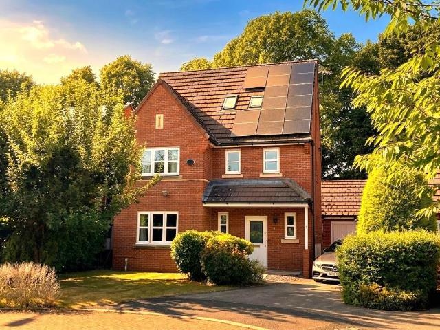 House for rent in Sale Moor, Trafford Park
