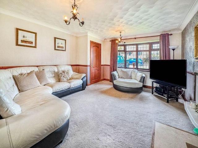 House for rent in Burnedge, Greater Manchester