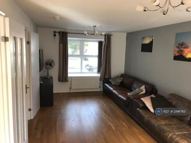House for rent in Stoneleigh, Ewell