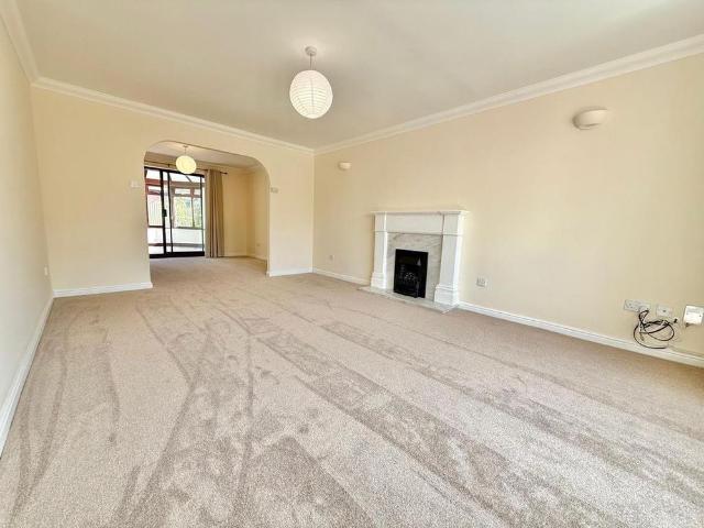 House for rent in Shaw Lane, Guiseley
