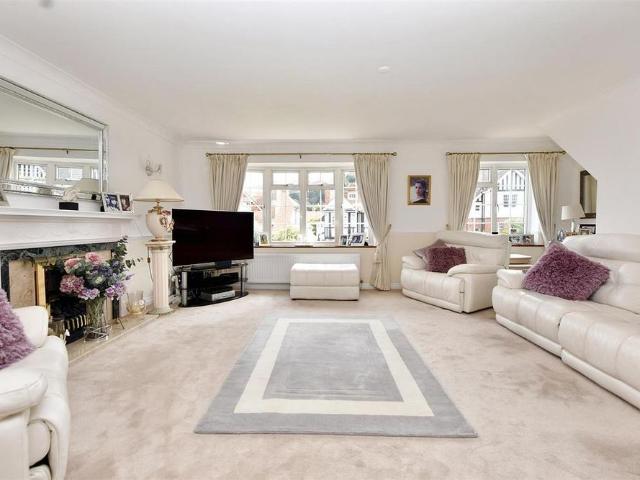 House for rent in Holywell, Eastbourne