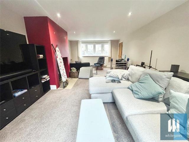 House for rent in Rastrick, West Yorkshire