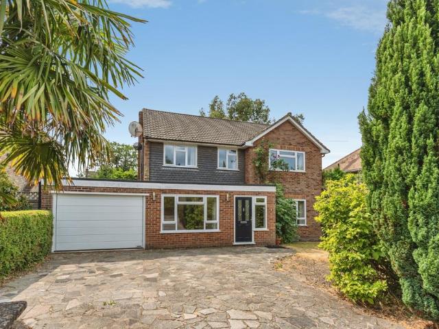 House for rent in Heatherside, Heol-las