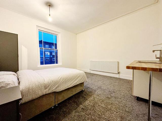 House for rent in Cape Hill, Sandwell