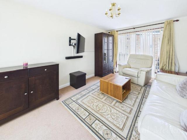 House for rent in London Borough of Croydon, Selsdon