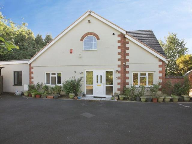 House for rent in Overslade, New Bilton
