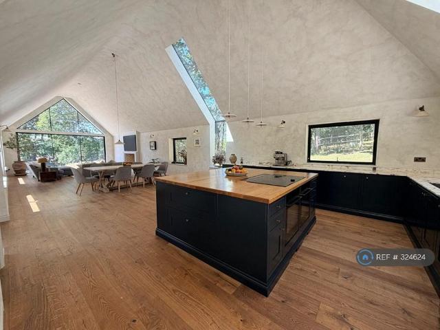 House for rent in Perryfields, West Sussex