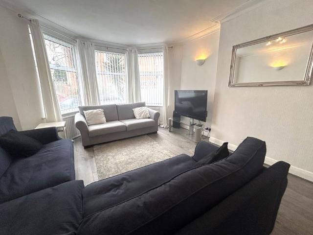 House for rent in London Borough of Ealing, Greater London