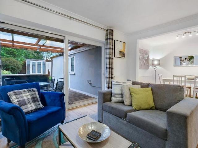 House for rent in London Borough of Hounslow, Hanworth