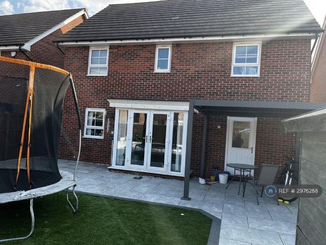 House for rent in Brooklands, Milton Keynes