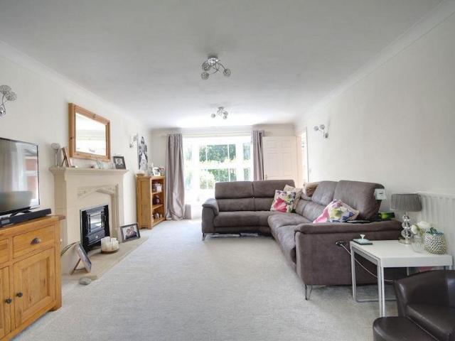 House for rent in The Reddings, Golden Valley