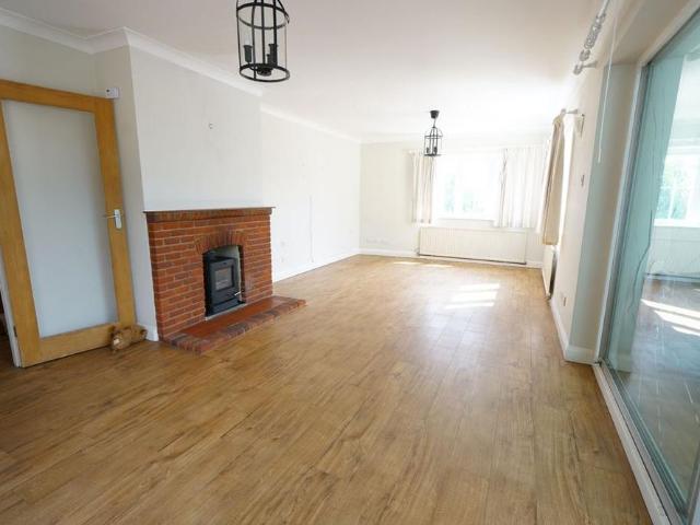 House for rent in Navestock Side, Essex