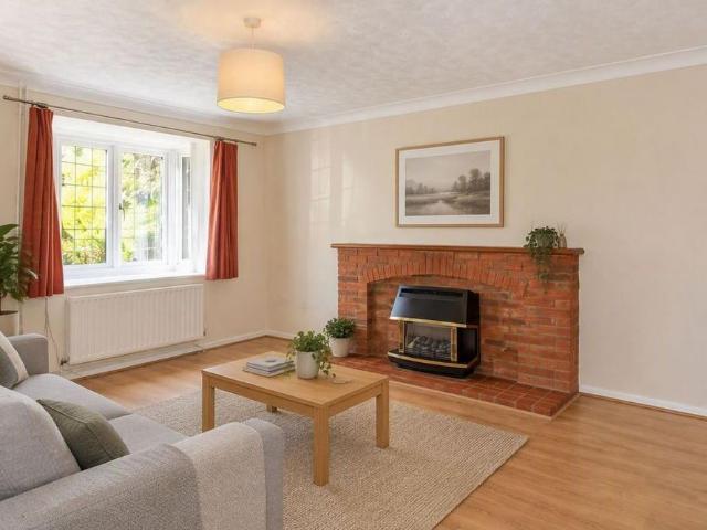 House for rent in Frimley Green, Surrey Heath