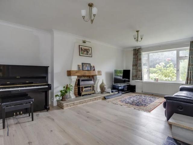 House for rent in Beaconsfield, Knotty Green