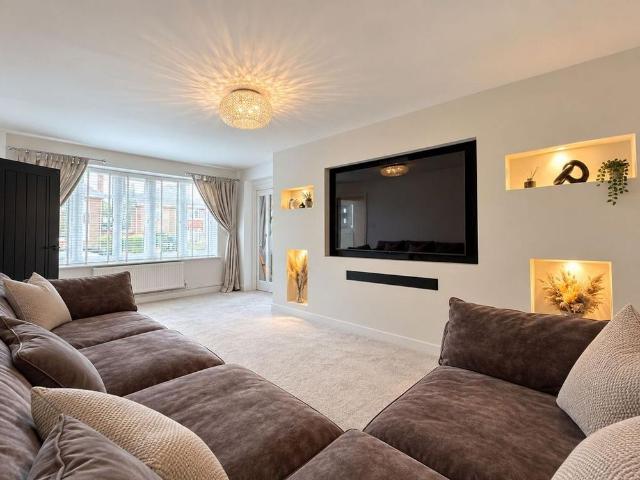 House for rent in Lawn, Swindon