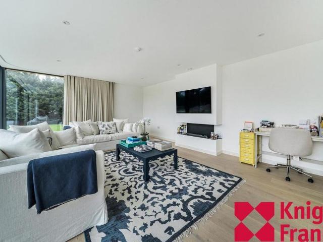 House for rent in Clewer Village, Windsor