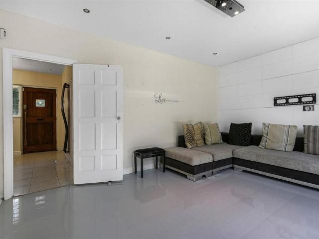 House for rent in London Borough of Croydon, Purley