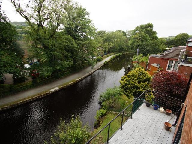 House for rent in Saddleworth, Pendock