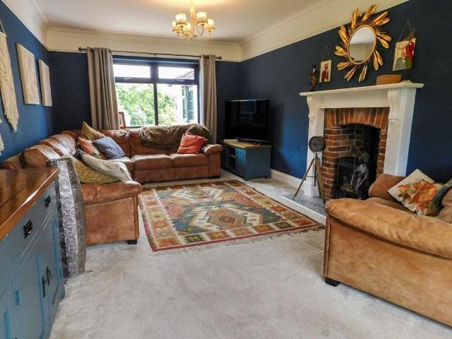 House for rent in Birkenshaw Bottom, Birkenshaw