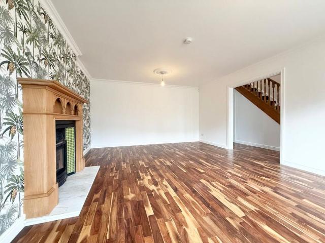 House for rent in Hoylandswaine, South Yorkshire