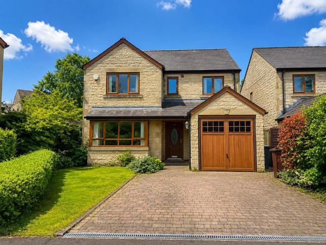 House for rent in Charlesworth, East Midlands