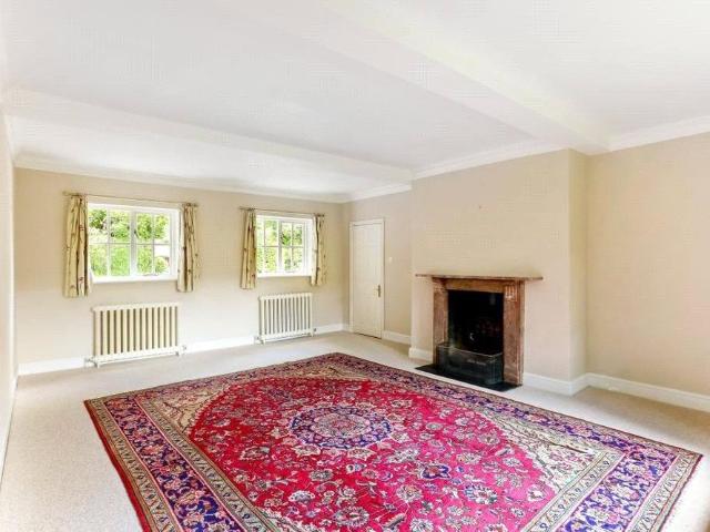 House for rent in Sunningdale
