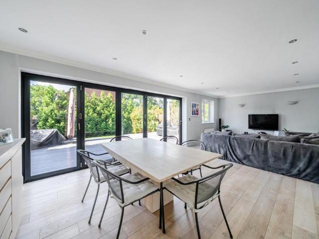 House for rent in Row Town, Surrey