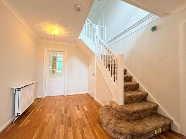 House for rent in Calderstones
