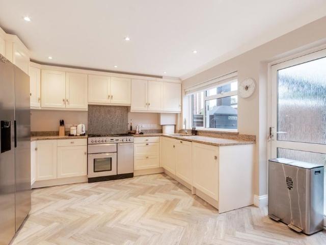 House for rent in Fairlands, Guildford