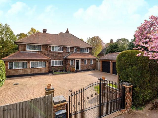 House for rent in Heol-las, Surrey