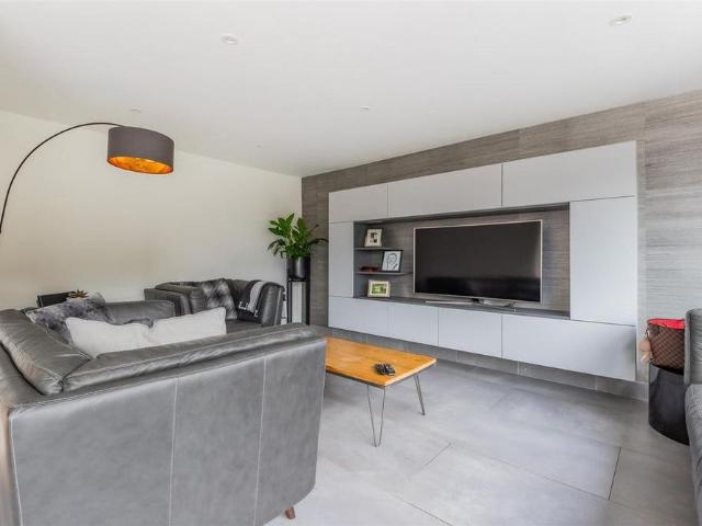 House for rent in Penylan, Falcon Lodge