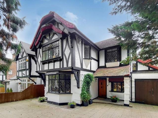 House for rent in Little Stanmore, Greater London