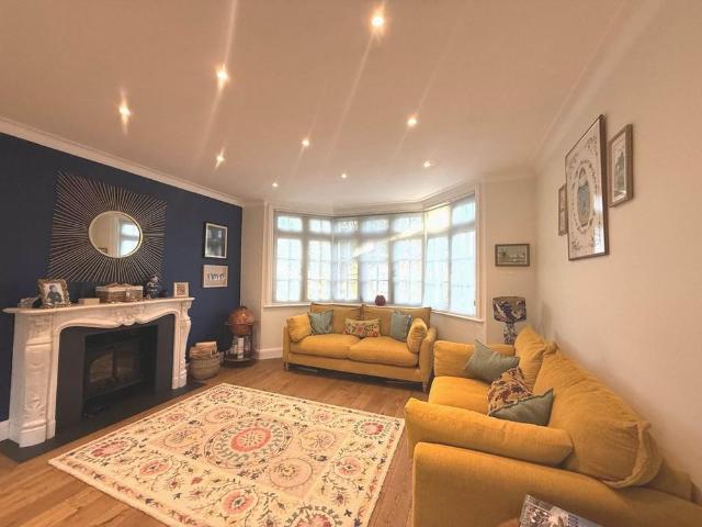 House for rent in Elstree and Borehamwood, Borehamwood