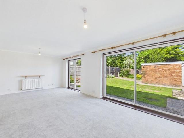 House for rent in The Image, Pouchen End