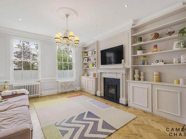 House for rent in Totteridge, Greater London