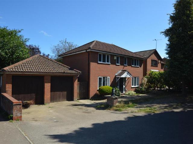 House for rent in Thorpe Marriott, Broadland