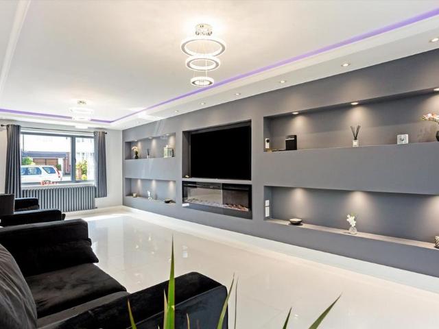 House for rent in Royal Borough of Kingston upon Thames, Greater London