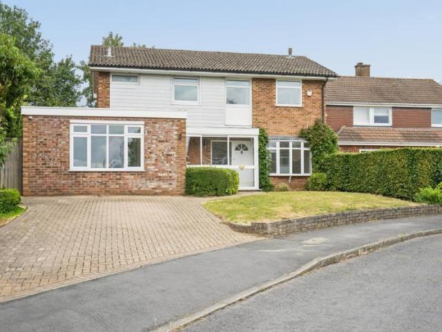 House for rent in The Cedars Estate, Batchworth