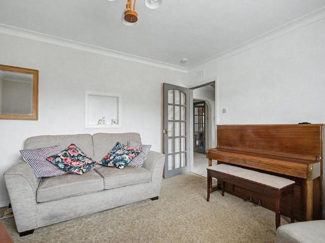 House for rent in Kilwinning, Scotland