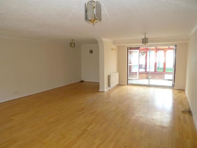 House for rent in Stoneleigh, Ewell