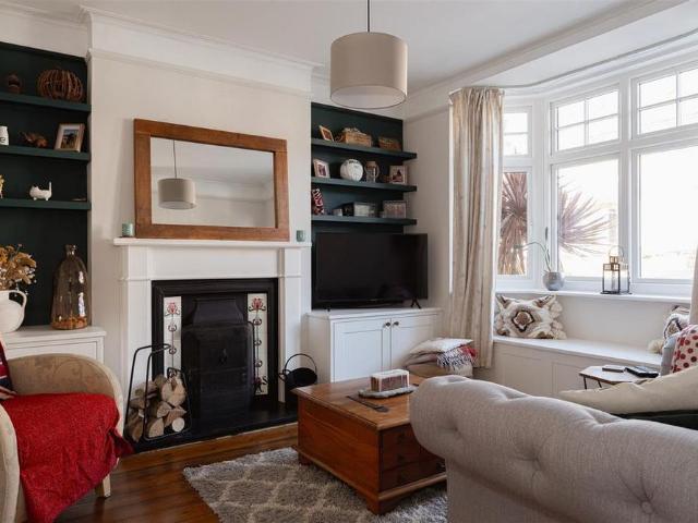 House for rent in Woodhatch, Red Hill