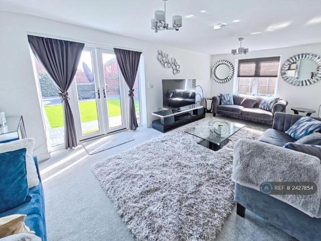 House for rent in Overstone, Moulton