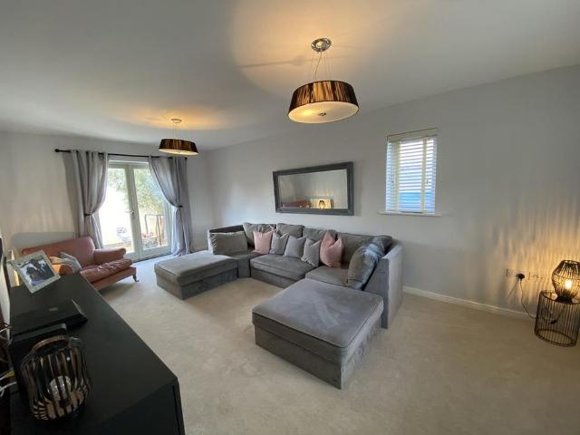 House for rent in Coedffranc, Llandarcy