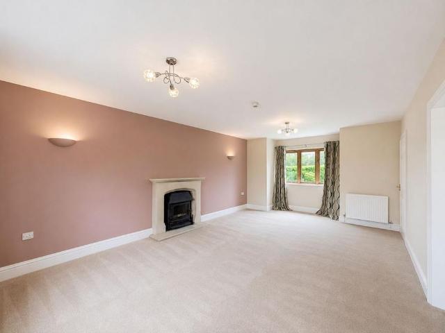 House for rent in Calderstones