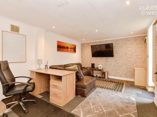 House for rent in Tattenham Corner, Red Hill