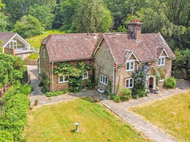 House for rent in Fole, Surrey