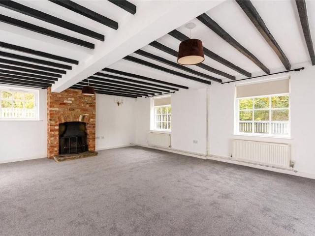House for rent in East End Farm, North Crawley
