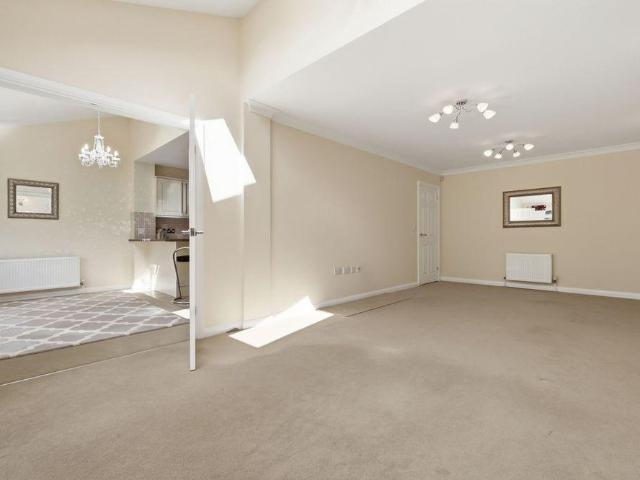House for rent in Navestock Side, Essex